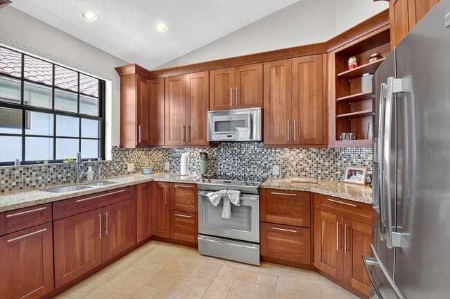 Building Photo - 5850 NW 21st Ave