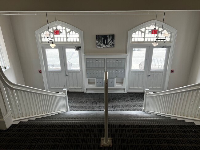 Building Photo - 4627 E Thompson St