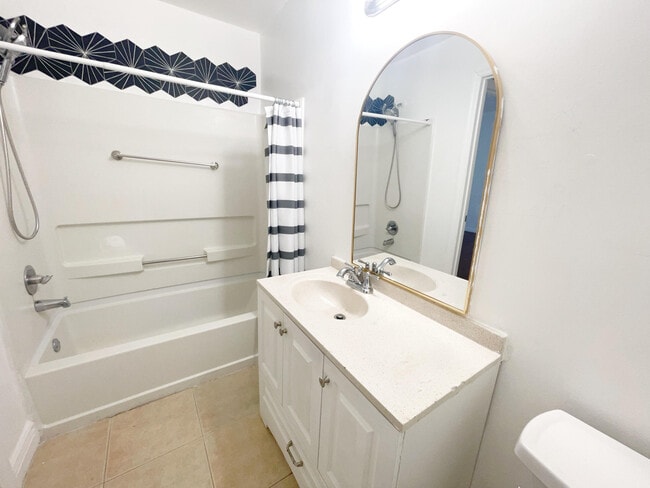 Building Photo - 815 Boynton Beach Blvd