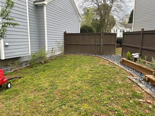 Building Photo - 615 Tammany Pointe