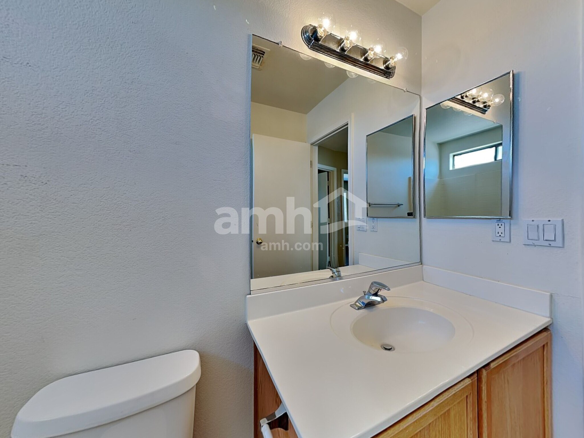 Building Photo - 6222 W Southgate St