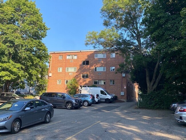 Building Photo - 1409 River St