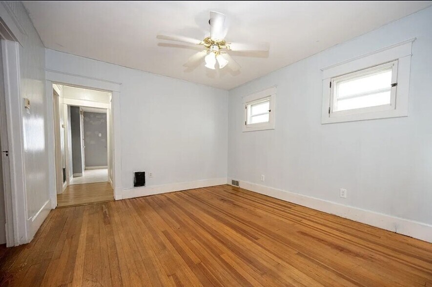 Building Photo - 108 David Ave