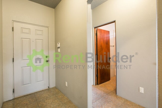 Building Photo - NEW YEAR SPECIAL - LOWER PRICE!!