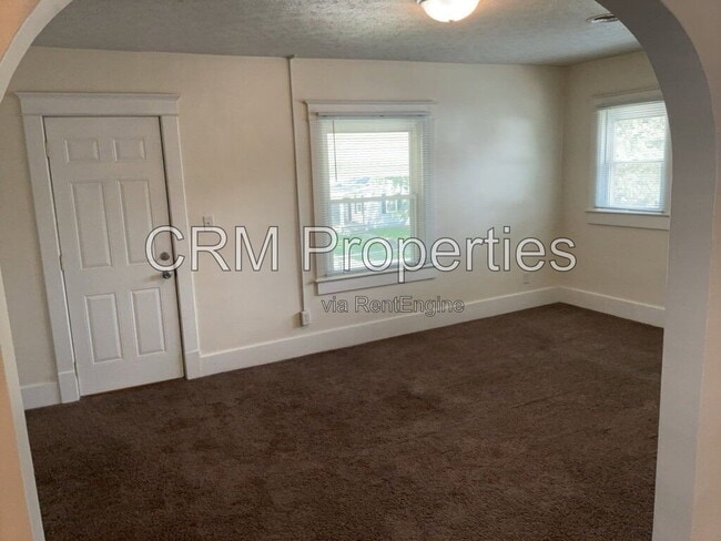 Building Photo - 837 S Armstrong St