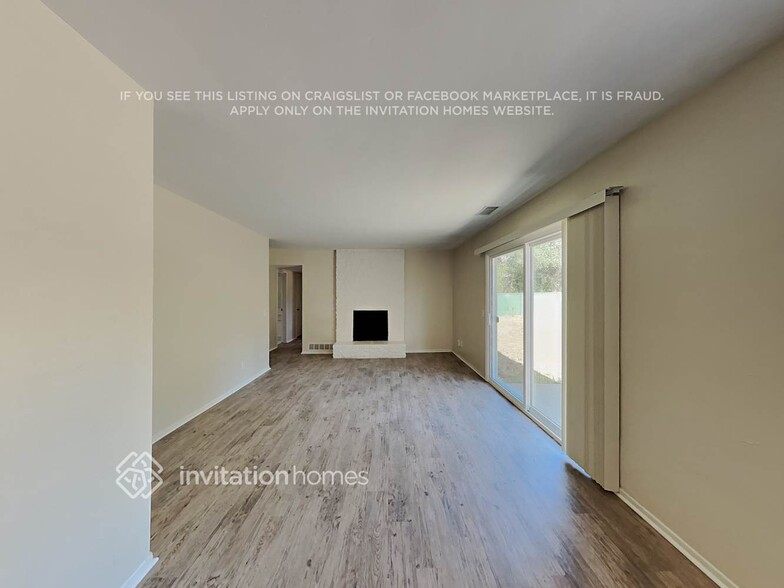 Building Photo - 2243 Avenida Del Diablo