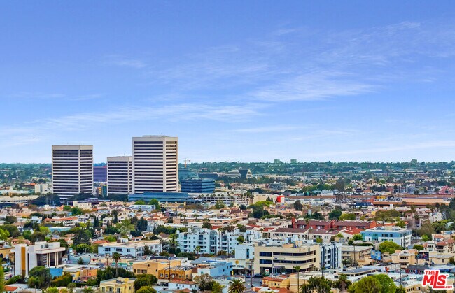 Building Photo - 10776 Wilshire Blvd