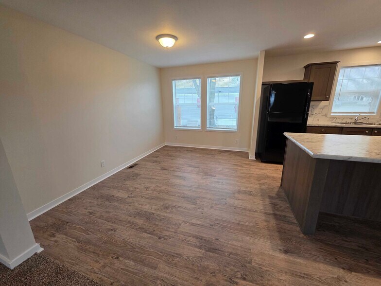 Building Photo - 3681 Hawthorne St