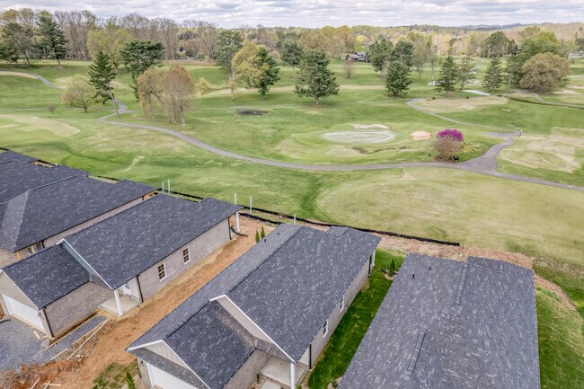 Building Photo - 319 Monroe Dr