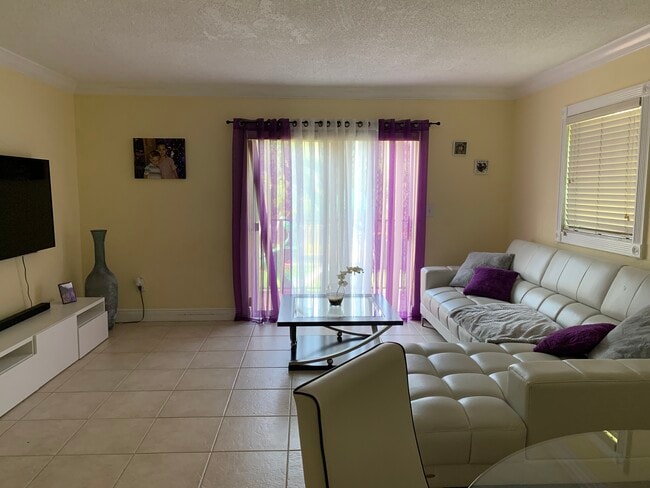 Building Photo - 8650 SW 109th Ave