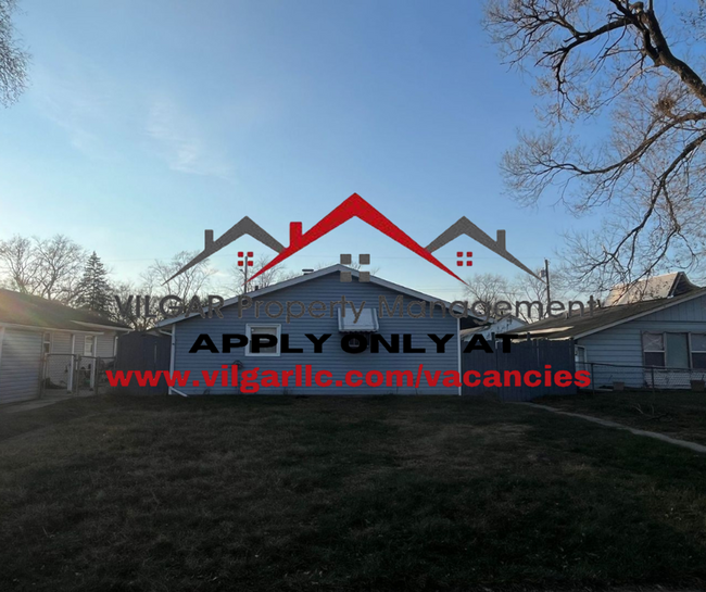 Building Photo - 4 bedrooms, 1 1/2 bath, home in Hammond, IN