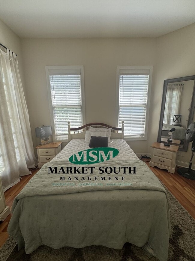 Building Photo - *APPLICATION PENDING!* FURNISHED RENTAL ON...