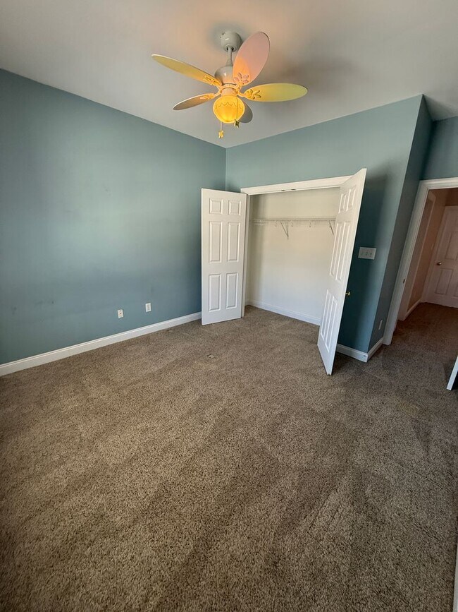 Building Photo - Large 4 Bedroom Home in Glen Allen