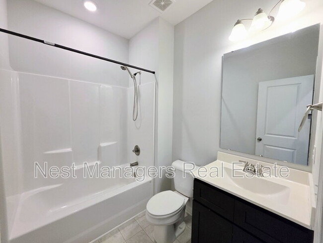 Building Photo - 245 Southern Pl