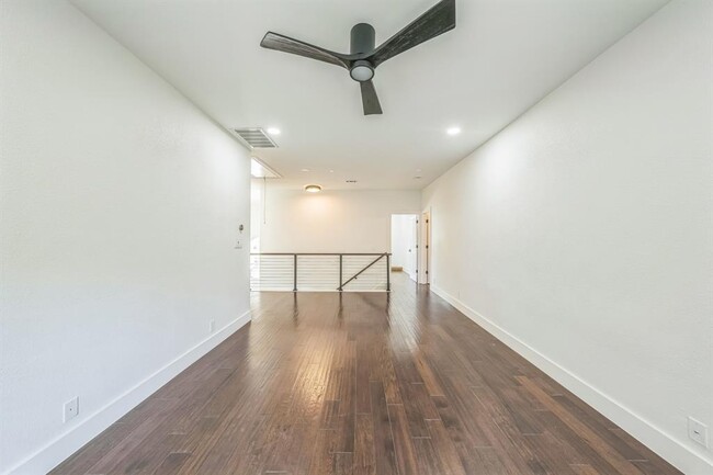 Building Photo - 414 New Lido Dr