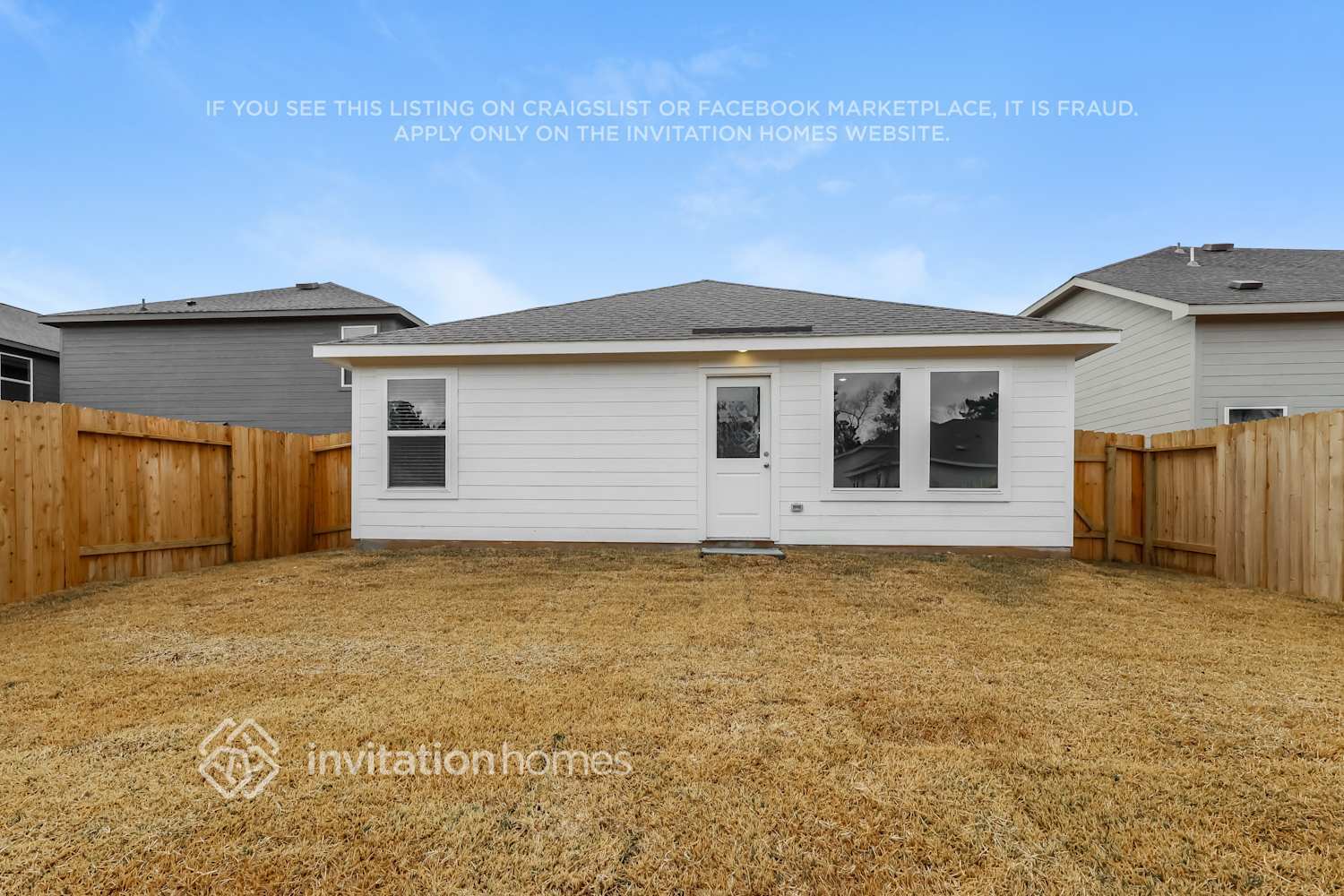 Building Photo - 15290 Abella Dr