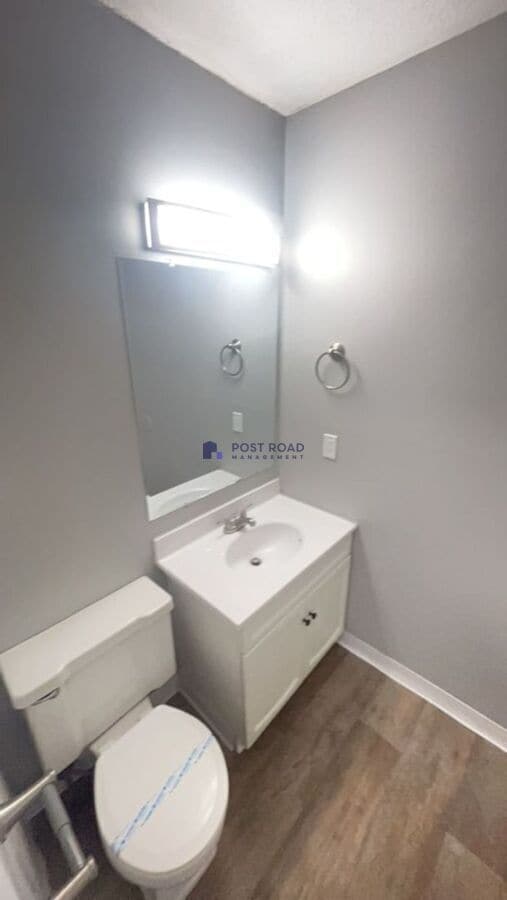 Building Photo - 515 W 27th St S