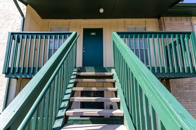 Building Photo - 1516 Bay Area Blvd