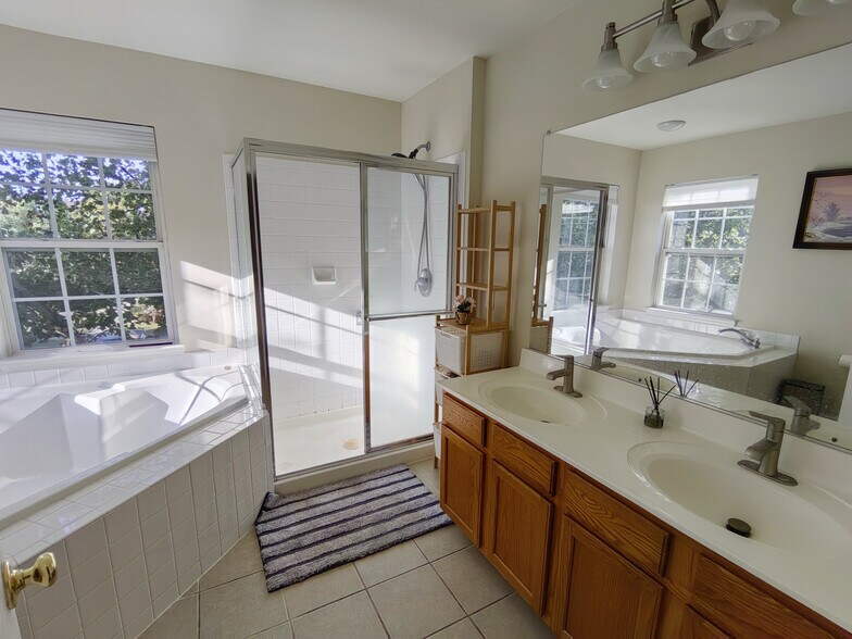 Building Photo - 43458 Laidlow St