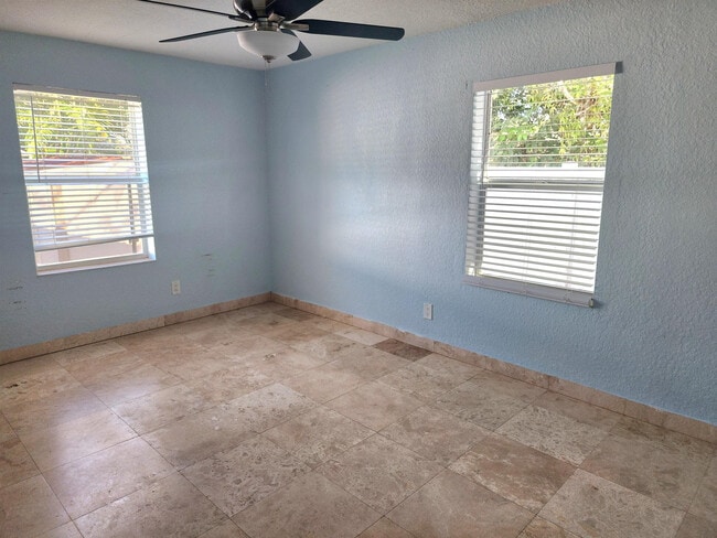 Building Photo - 413 SW 16th St