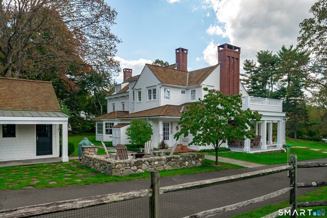 Building Photo - 198 Hemlock Hill Rd