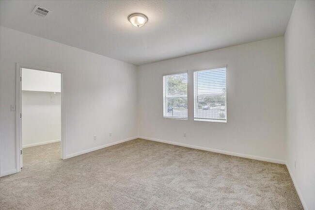 Building Photo - 117 Lacey Oak Lp