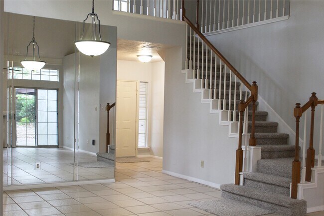 Building Photo - 4918 Maple Brook Ln