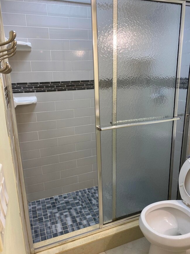 Building Photo - 644 NW 13th St