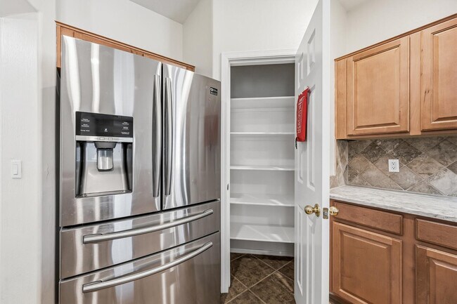 Building Photo - 15749 W Ventura St