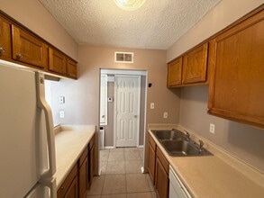 Building Photo - 4506 Laplace St