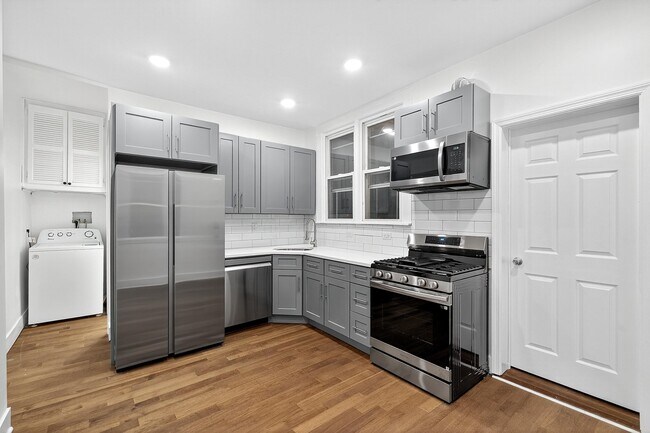 Building Photo - 93 W 11th St