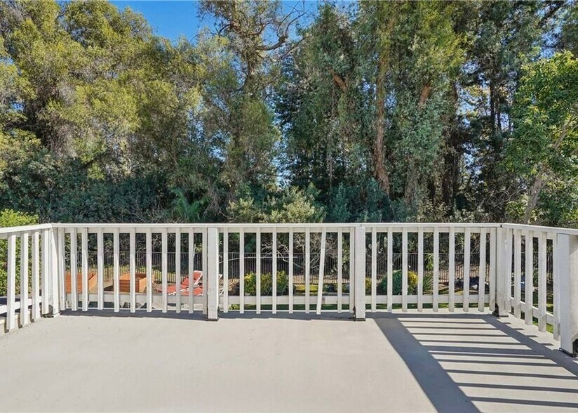 Building Photo - 1446 Beechwood Dr