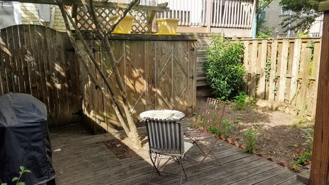 Building Photo - 1629 Newton St NW