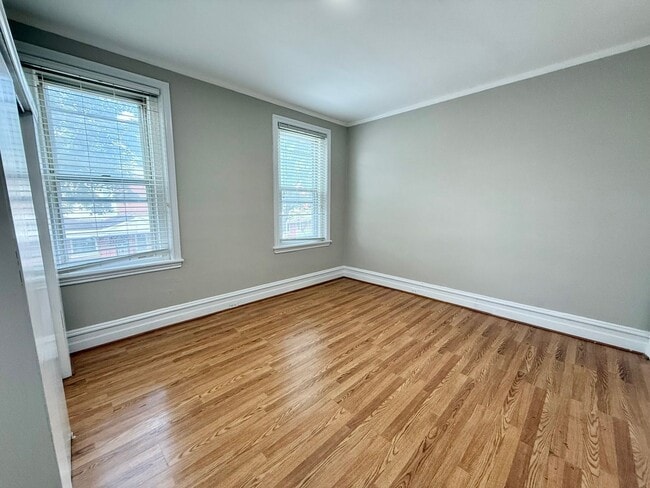 Building Photo - Spacious 4-Bedroom Home in West Philadelphia