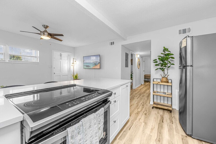 Building Photo - 3524 S Atlantic Ave