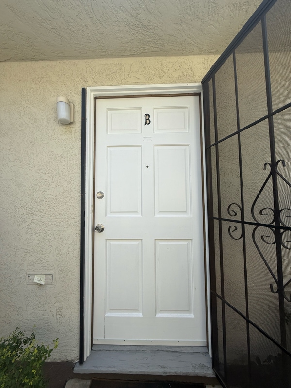 Building Photo - 421 E Cedar Ave