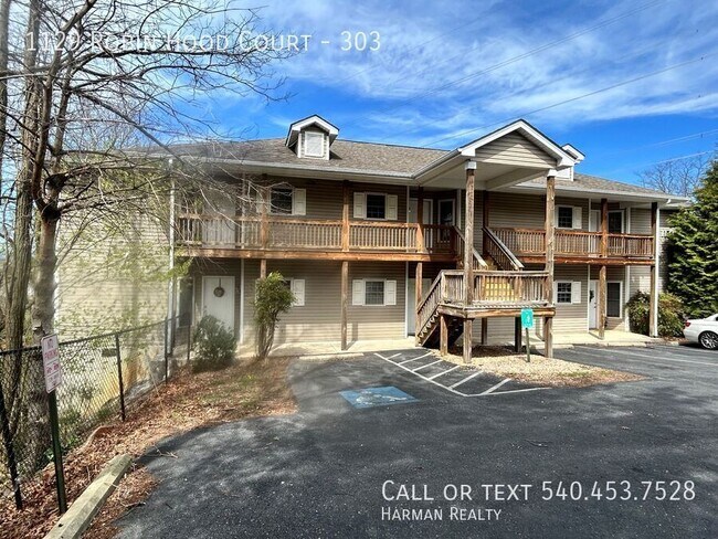 Primary Photo - 1129 Robin Hood Ct
