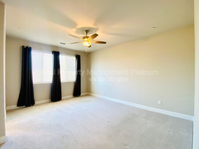 Building Photo - 1046 Lindsay Ln
