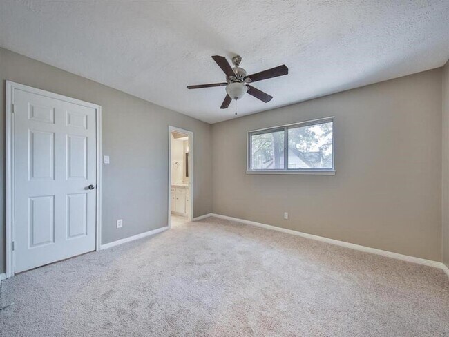 Building Photo - 10519 Laneview Dr