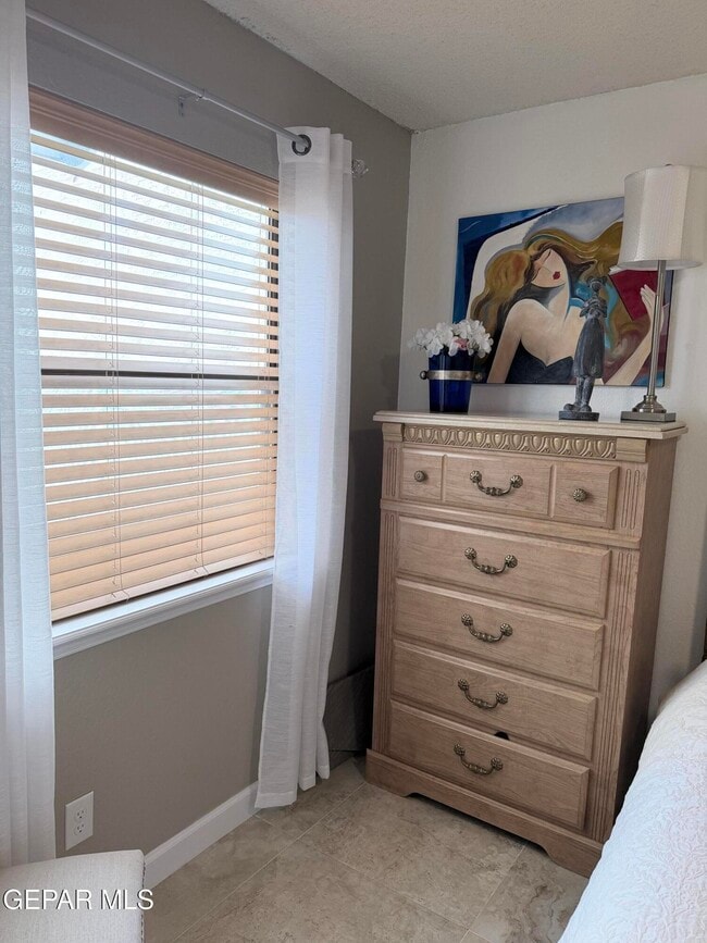 Building Photo - 6035 Bandolero Dr