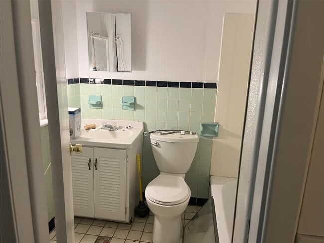 Building Photo - 7 Crandall St