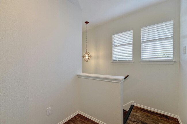 Building Photo - 9716 Sugar Hill Dr