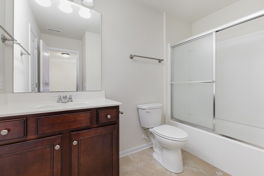 Building Photo - 9909 Woodland Watch Ct