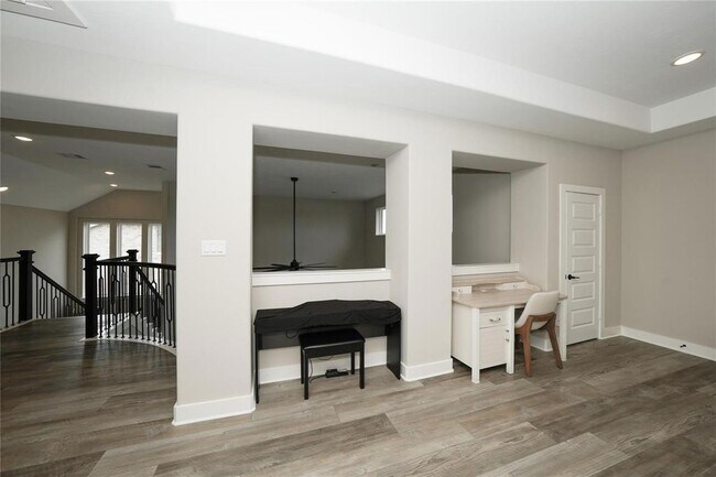 Building Photo - 413 Stratus View Ct