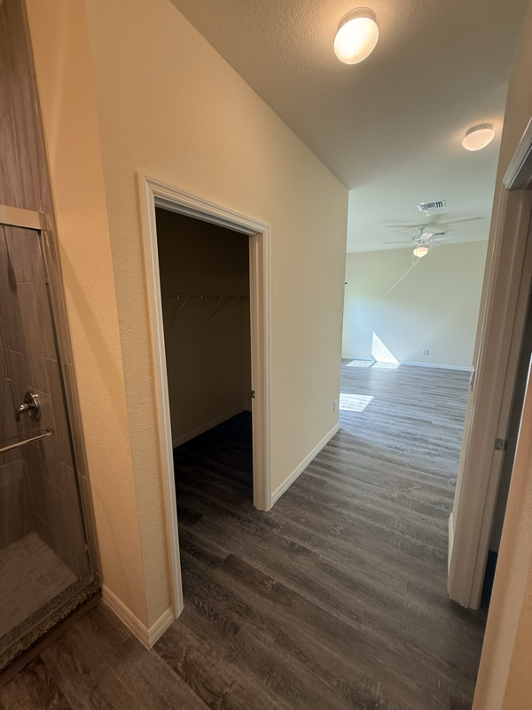 Building Photo - 1136 S Hilton Cir