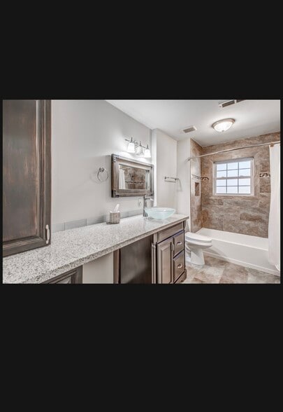 Building Photo - 2387 Hickory Crest Dr