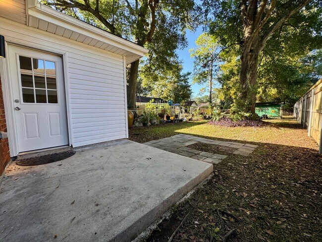 Building Photo - 134 Hwy Dr