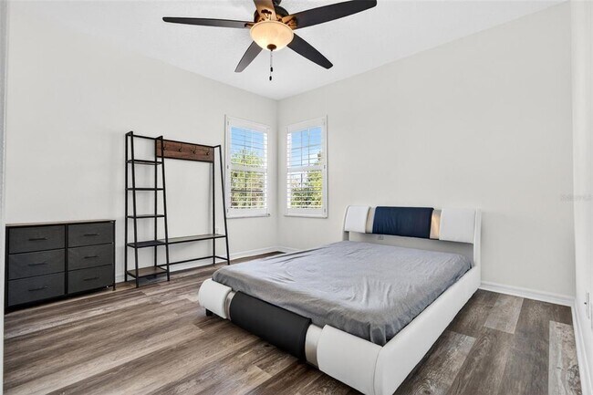 Building Photo - 8111 Santa Rosa Ct