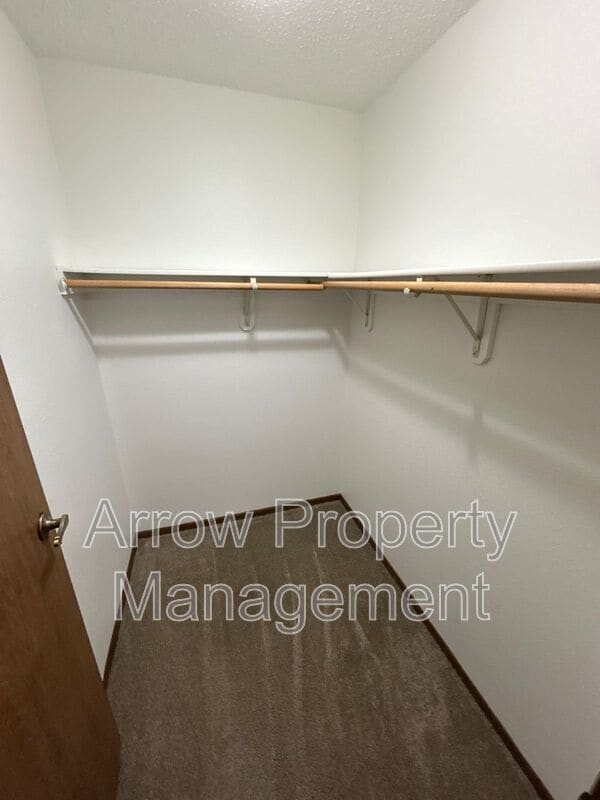 Building Photo - 203 E Arbor Ave