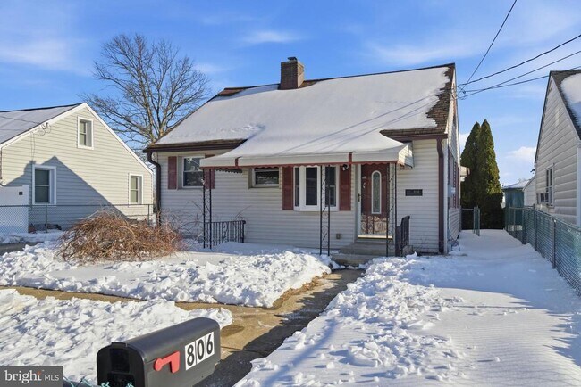 Building Photo - 806 Bordentown Rd